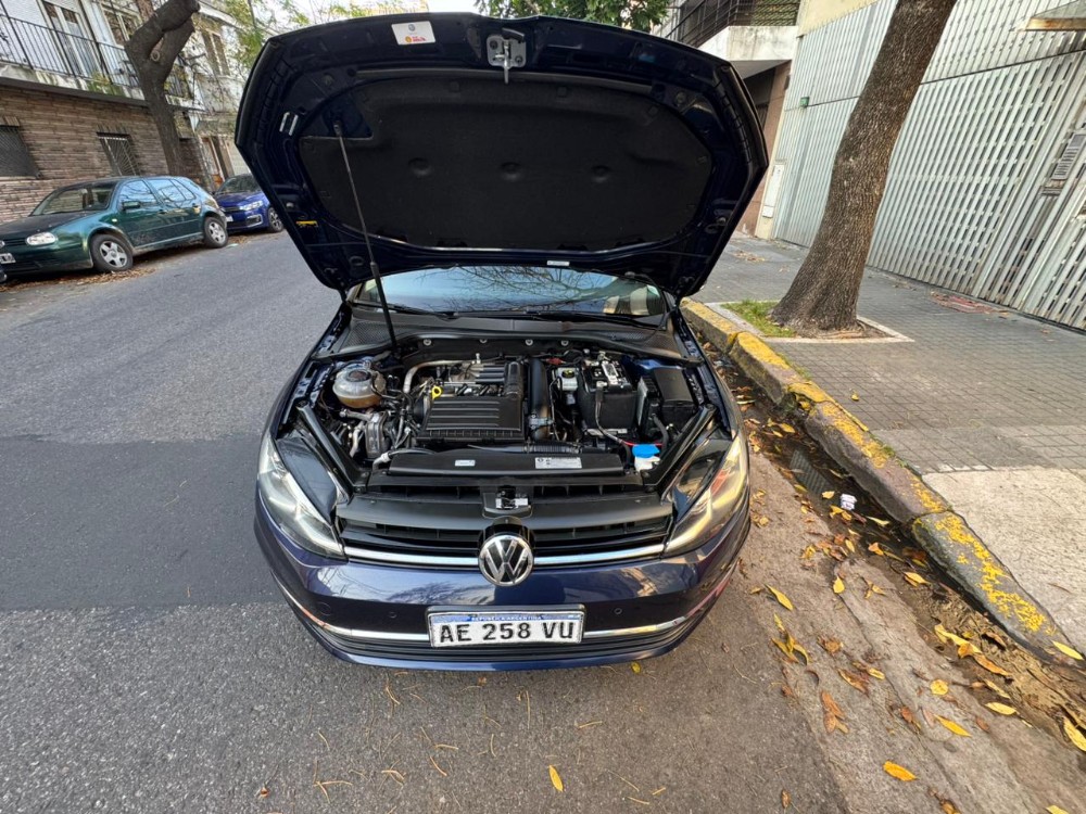 Volkswagen Golf Highline — foto 4